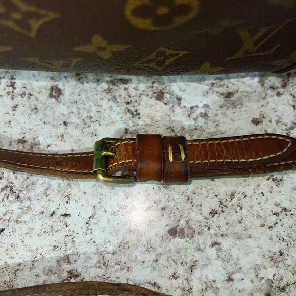 Louis Vuitton Brown Monogram Messenger Bag - Picture 3 of 16